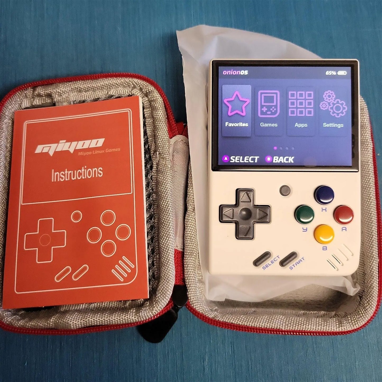 Miyoo Mini+ Plus + 64GB or 128GB Onion OS fully configured gaming handheld console, 40+ systems plug and play - Arcadeclassics