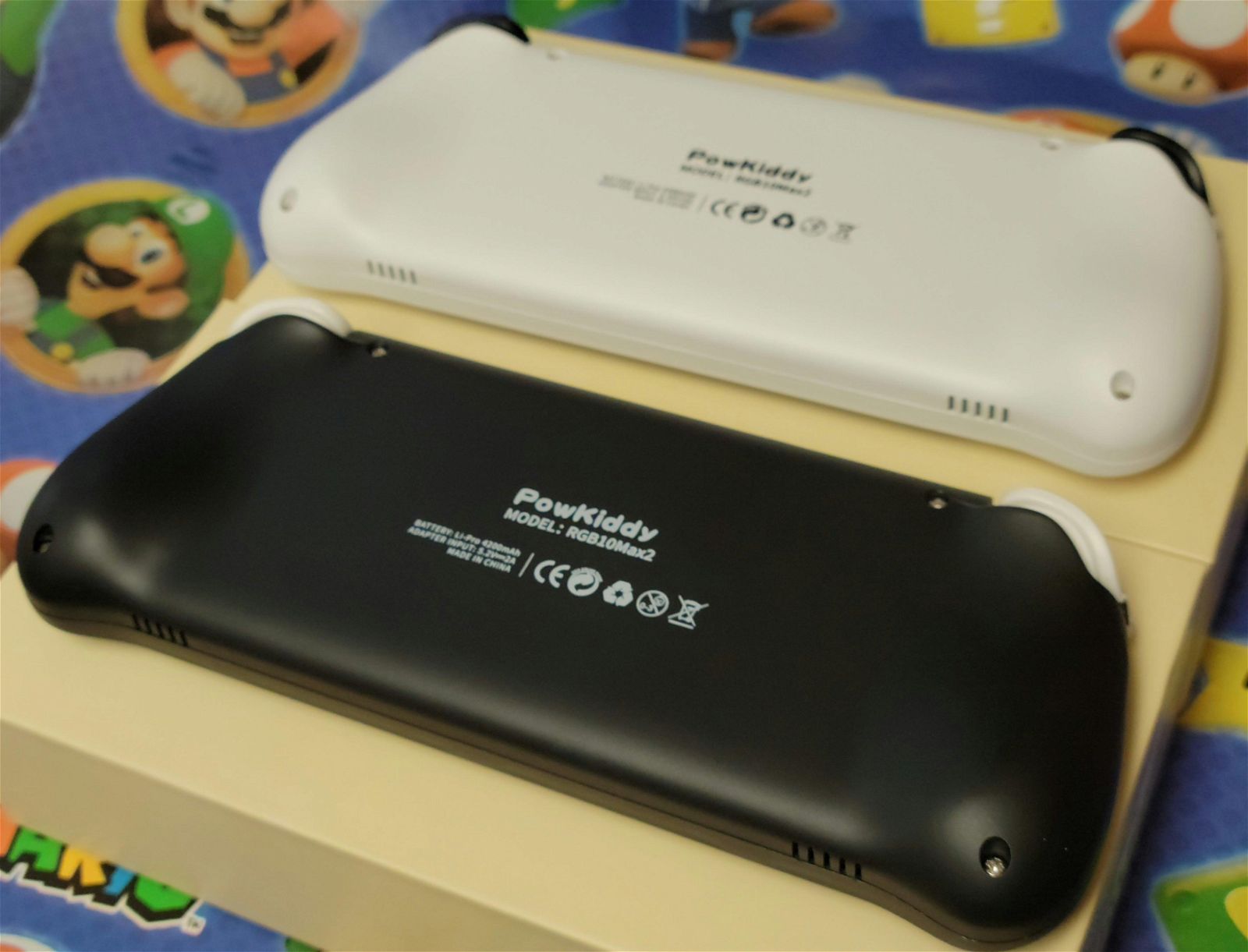 New Rgb10 Max 2, 5" plug & play handheld gaming console, 128GB Retro emulation system, 18k+ titles - Arcadeclassics